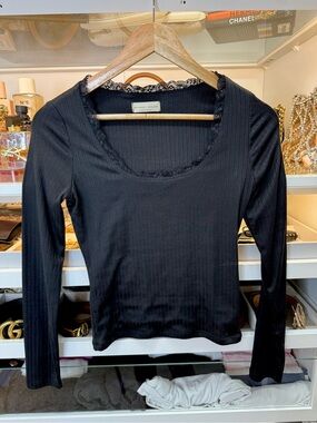 Frankee & Skylarr Black Ribbed Lace-Trim Scoopneck Top